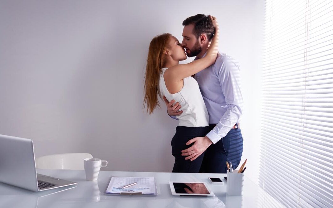 RELACIONES SENTIMENTALES EN EL TRABAJO